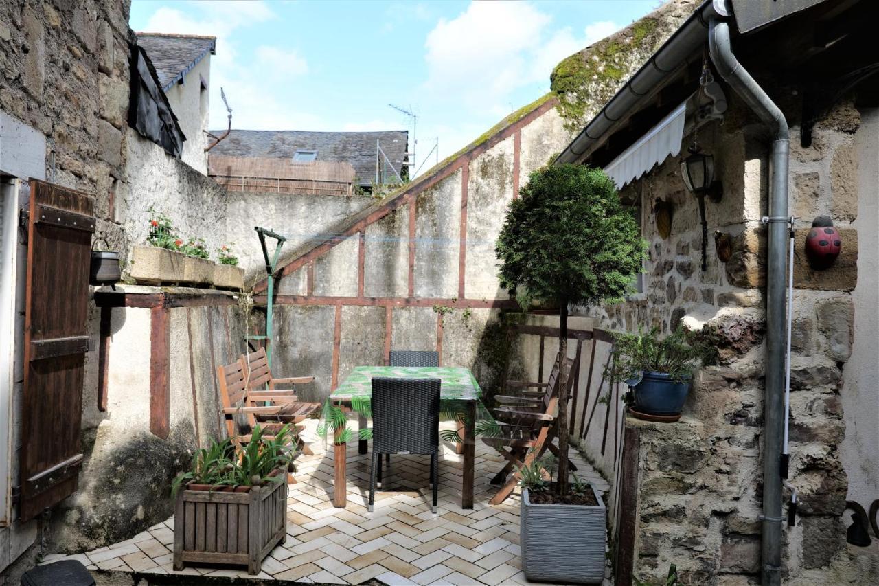 Maison Avec Patio Dans Le Centre Historique Villa Terrasson Exterior foto
