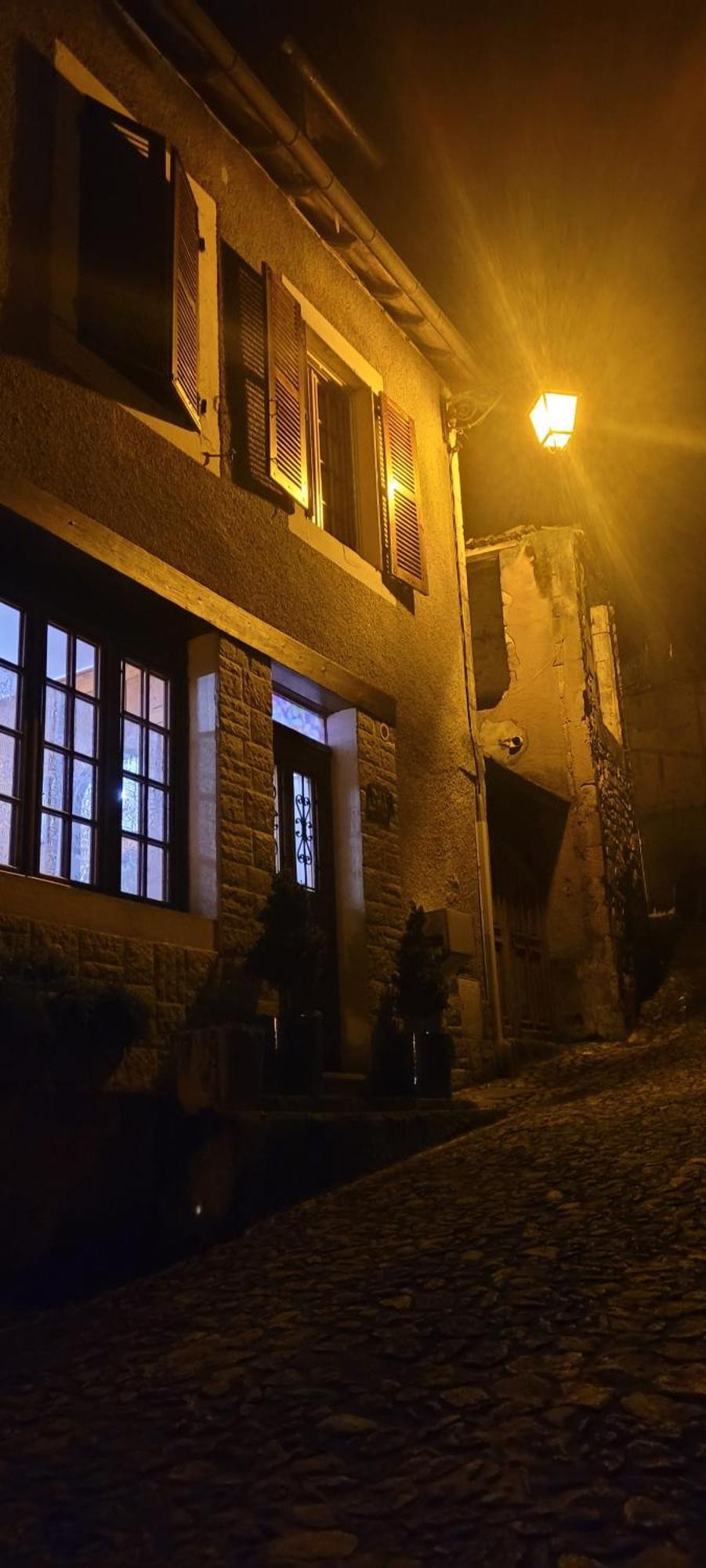 Maison Avec Patio Dans Le Centre Historique Villa Terrasson Exterior foto